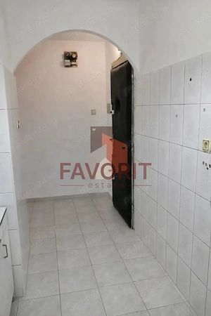 1 camera | etaj 1 | centrala proprie | zona excelenta | - imagine 4