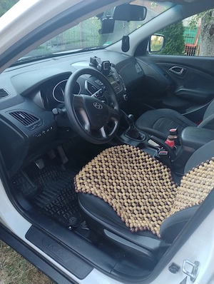 Vând Hyundai ix35, an 2014, benzina 1,6, km reali 292900. - imagine 5