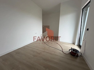 Triplex in Sacalaz | Finisaje premium | 4 camere | Asfalt | 2 balcoane - imagine 6