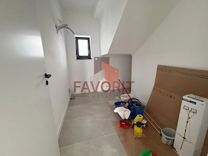 Triplex in Sacalaz | Finisaje premium | 4 camere | Asfalt | 2 balcoane - imagine 12