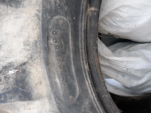 Cauciuc față tractor case jx95,cauciuc față U650,ptr.jx95 500 RON. ptr.U650 350ron.ambele sunt neg. - imagine 3
