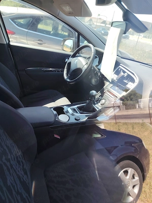 Peugeot 3008 - 2012 - imagine 6