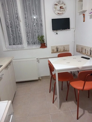 Apartament 2 camere decomandat , zona  verde  fara  trafic auto, la 2 pasi de bulevard.si de b - imagine 5