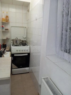 Apartament 2 camere decomandat , zona  verde  fara  trafic auto, la 2 pasi de bulevard.si de b - imagine 6