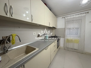 Apartament cu 3 camere de vanzare - 2 balcoane - zona Bucovinei - imagine 6