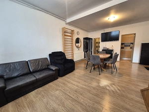 Apartament spatios in zona centrala - imagine 2