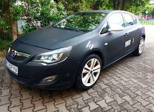 opel Astra j 2.0 Diessel Automata 165cp .piele , navi , camera - imagine 8