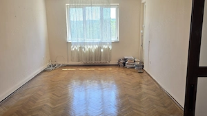 Vand apartament 3 camere decomandat cu GARAJ si boxa sub bloc in Deva, zona Micul Dalas, etaj 2, 