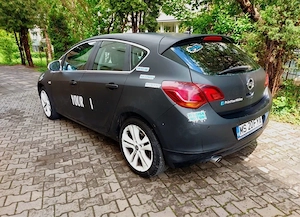 opel Astra j 2.0 Diessel Automata 165cp .piele , navi , camera - imagine 10