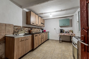 Casă cu teren 3.950 mp | Dorobanți | 63.500 € negociabil - imagine 4