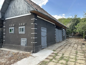 Gospodărie tradițională cu 1.650 mp teren, livadă și anexe   Chesău, comuna Mociu - imagine 6