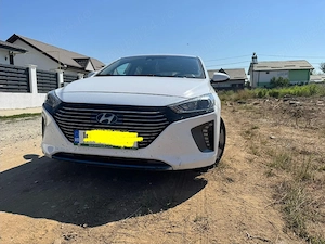 hyundai ioniq  - imagine 6