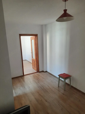 Persoana fizica - Inchiriere apartament cu 2 camere decomandat - imagine 4