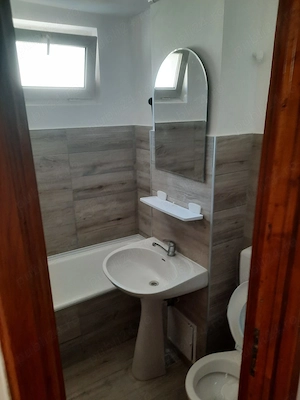 Persoana fizica - Inchiriere apartament cu 2 camere decomandat - imagine 6