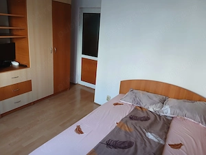 Închiriez apartament cu 2 camere decomandat - imagine 5