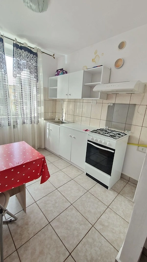 Apartament 2 camere-etaj 3-zona Centrala - imagine 8