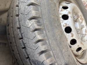 Schimb cu atv !!! Buz lt 35 2.5 schimbă bine trage bine ,fără itp asigurare  - imagine 8