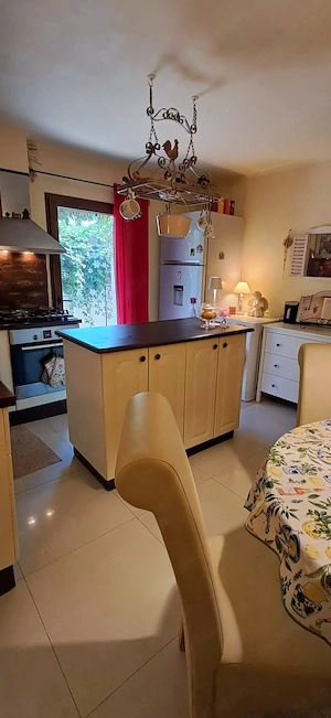  Vila Individuala, zona deosebita, centrala cu deschidere pe doua strazi 21.5 m respectiv 20 m l. - imagine 6