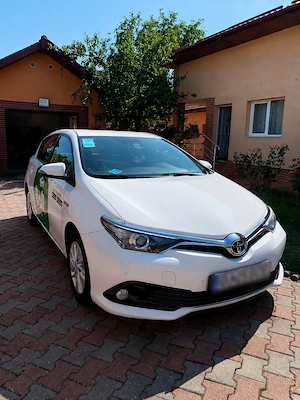 Vand Toyota Auris an 2018 hibrid - imagine 2