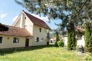  Oportunitate Unică pe Via Transilvanica | Domeniu superb cu 2 CASE și Grădină - imagine 5