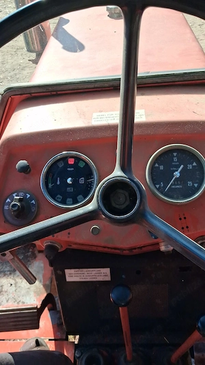 Vând Tractor