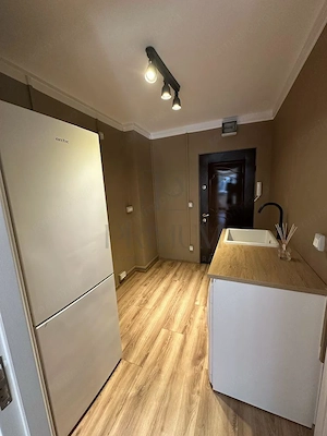 COMPLEX STUDENTESC - AP 1 CAMERA - renovat complet, etaj intermediar - imagine 3