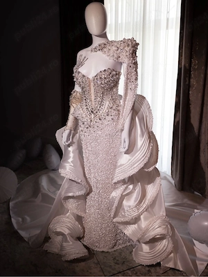 Vand Rochie deosebita de Mireasa Atelier Mirabel  , lucrata manual.
