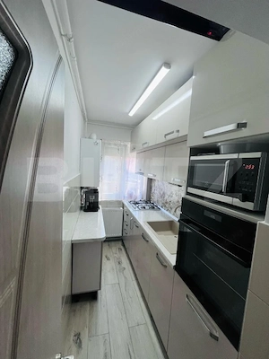 Apartament de vanzare, cu 2 camere, 42 mp, zona 14 Mai - imagine 7