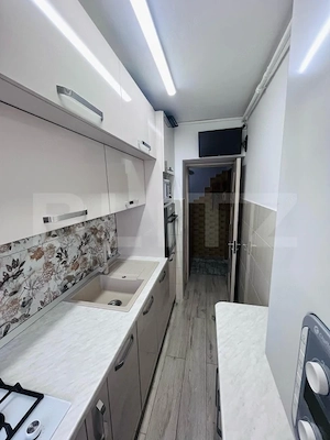 Apartament de vanzare, cu 2 camere, 42 mp, zona 14 Mai - imagine 8
