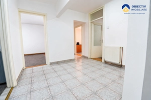 Apartament 4 camere , centru , etaj 1 - imagine 3