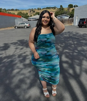 Nou in buc doar cateva zile milf 36 ani simpla draguta matura doar 3 zile la voi sunam sunt fierbint