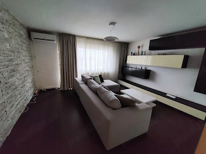 Proprietar   Închiriez Apartament 3 Camere Decomandat | Centrală proprie | AC