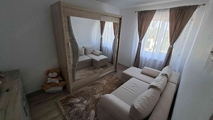 Apartament cu 3 camere + curte si anexa - imagine 4