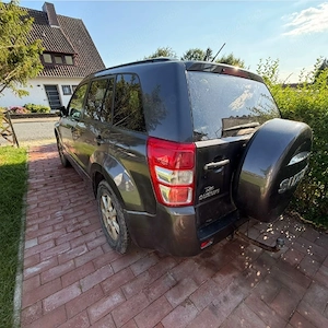 Suzuki Grand Vitara 2012 1.9 DDiS 4x4 Facelift - Navigație, Xenon, Keyless - Motor Schimbat Recent - imagine 4