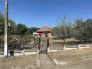 Casă de vânzare cu teren intravilan 1.594 mp, langa Motru (Gorj)