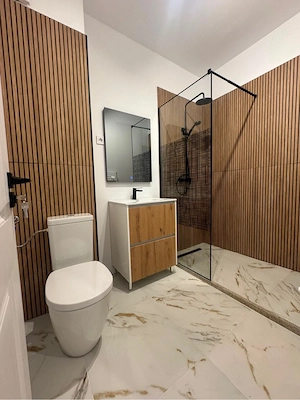 Apartament 3 camere la cheie central - imagine 2