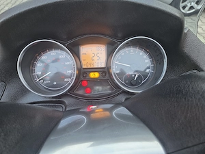 Vând Piaggio mp3 250 