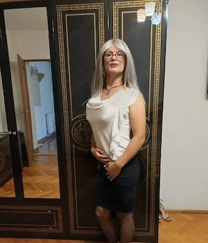 Lenuța 45 de ani poze reale 100% înaltă 1.72 Gk 62