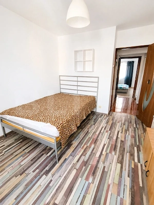 Apartament 3 camere, 68 mp, zona Astra - imagine 2