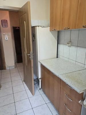 Inchiriez apartament cu 2 camere 