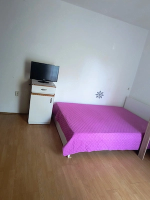Închiriez ap cu i camera  - imagine 5