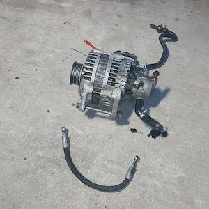 Alternator cu pompă vacum+ racord ulei ungere