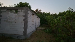 Casa tunrata pana la centură cu teren de 2800m  - imagine 2