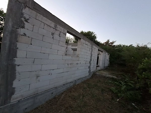 Casa tunrata pana la centură cu teren de 2800m  - imagine 3