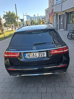 Mercedes E 220 diesel mild-hibrid 4 matic An fab. 5 2022 Amg 164700km Euro 6 Syrocou 200 Cp - imagine 5