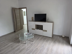 Apartament de închiriat 3 cam PRET 500E - imagine 10