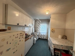 Apartament cu 3 camere de vanzare,decomandat,etaj intermediar,Bucovina - imagine 7