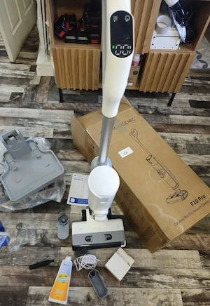 Aspirator vertical Proscenic F10 Pro Wet & Dry   aspiră și spală   complet