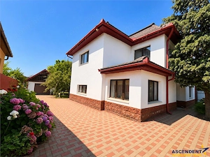 Casa familiala,790mp teren,5+dormitoare, livada,2 garaje,panouri 8 kW, Tarnaveni
 - imagine 9