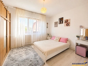 Casa familiala,790mp teren,5+dormitoare, livada,2 garaje,panouri 8 kW, Tarnaveni
 - imagine 12